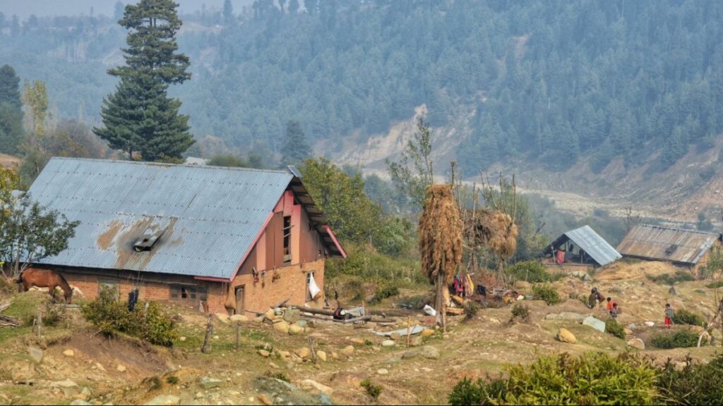 Who are the Pahari people of Jammu and Kashmir?