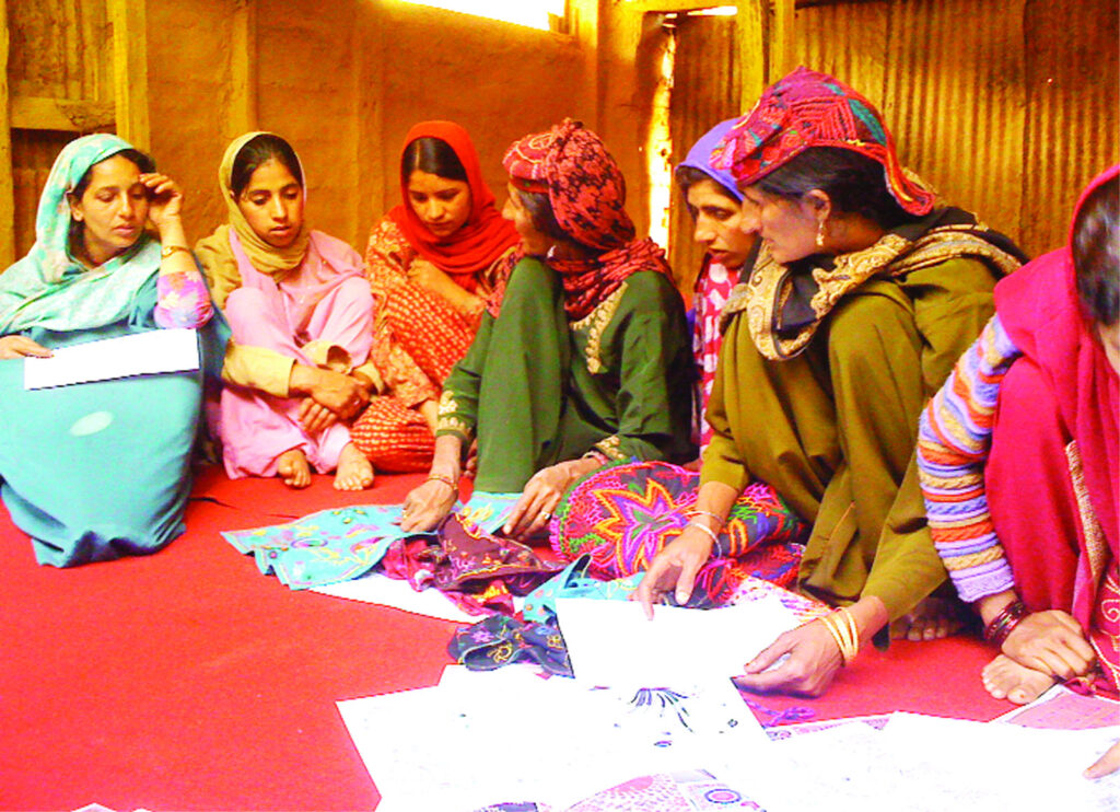 Who are the Pahari people of Jammu and Kashmir?