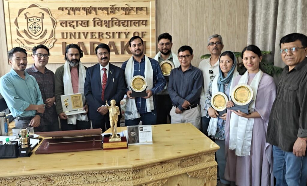 Vice Chancellor Prof. Saket Kushwaha with FDP 1.0 organizing team at the University of Ladakh’s Leh Campus during the felicitation ceremony.