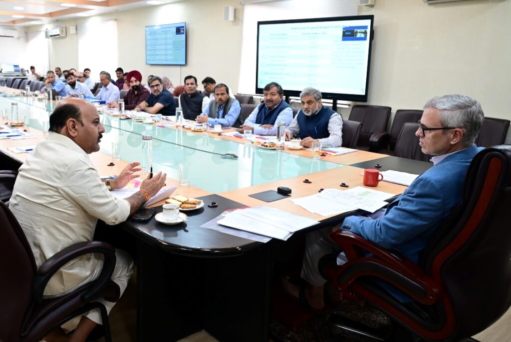 CM Omar Abdullah chairs JKBOCWWB meeting to expand welfare for J&K construction workers.