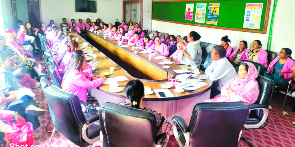 Anganwadi worker explaining hygiene practices to mothers during the Stop Diarrhoea campaign in Leh.