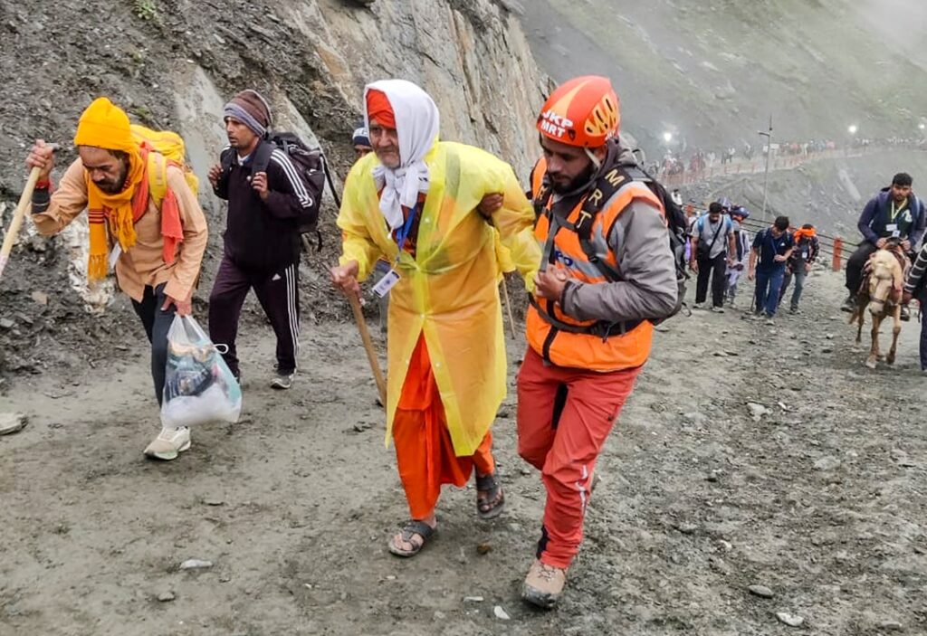SANJY: Fresh Batch of 2896 Pilgrims leaves for Holy Shrine as Yatra nears 4 Lakh mark