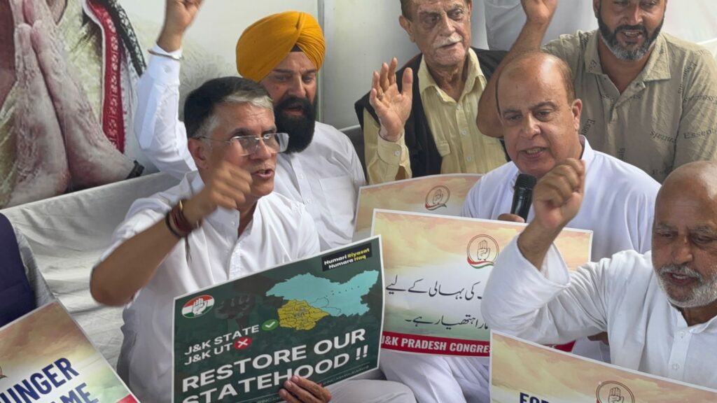 Chairman Media & Publicity Department AICC Sh Pawan Khera, actively participated in the ongoing JKPCC movement titled "Hamari Riyasat Hamara Haq," by joining a chain hunger strike today in Srinagar. This movement calls for immediate restoration of Jammu & Kashmir’s statehood.