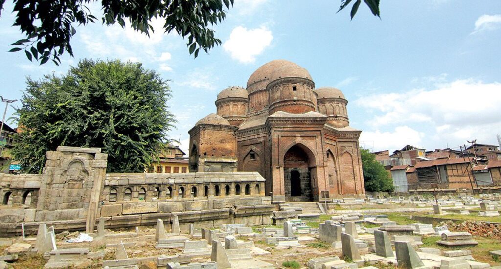 Sultan Zainul Abidin & Hindus of Kashmir Sultan Zainul Abidin & Hindus of Kashmir