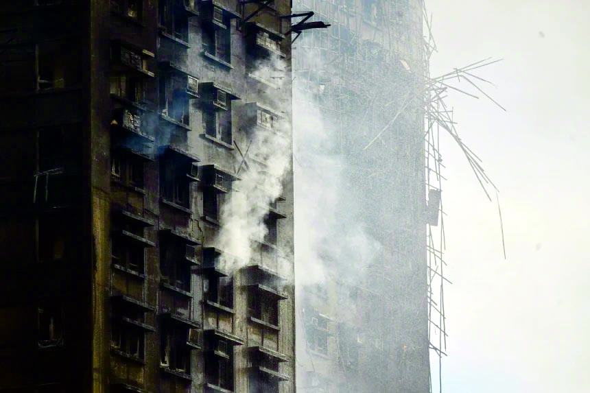 Death Toll in Hong Kong high-rise inferno rises to 83; Hunt for missing continues