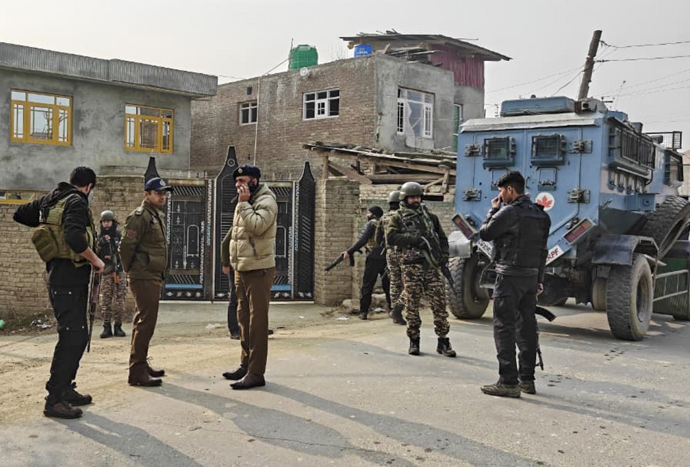 Crackdown in Kashmir; JeI linked raids conducted at dozens places