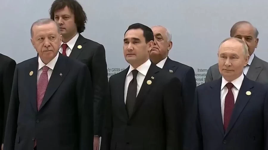 Sharif’s 40-Minute Wait Ends in Awkward 10-Minute Gate-Crash Into Putin–Erdogan Meet