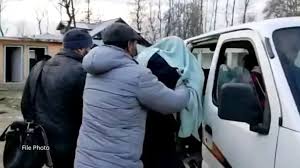 ACB Kashmir Raids Tehsildar Maeen Azhar Kakroo’s Residences in Ongoing Corruption Probe