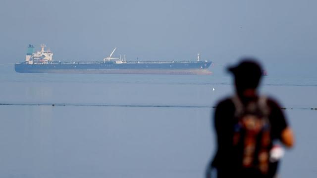 US Temporarily Lifts Iran Oil Sanctions to Flood Markets with 140M Barrels, Ease Price Spike
