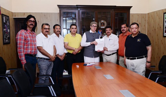 Jammu Chamber of Commerce Meets CM, Pushes for Easier Business Climate
