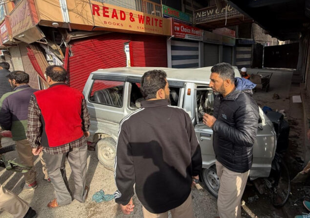 Srinagar School Van Crash: Driver Killed, Two Injured Near Lal Chowk; Students Safe