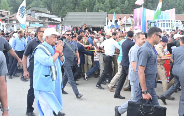 LG Manoj Sinha Leads Anti-Drug Padyatra in Kupwara, Calls Narcotics-Terror Link a “Two-Headed Snake”
