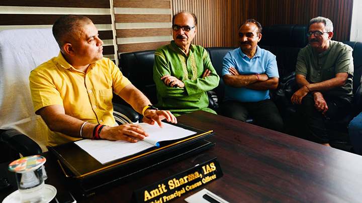 Panun Kashmir meets DCO Amit Sharma over demographic recording of displaced families