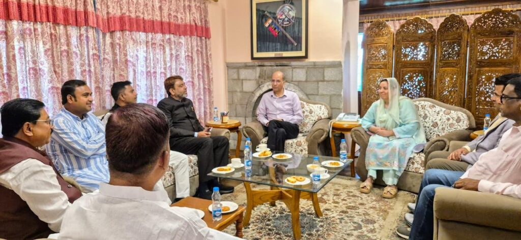 Bihar Legislative Assembly Committee on Minority Welfare calls on Sakeena Itoo, Advisor to CM
