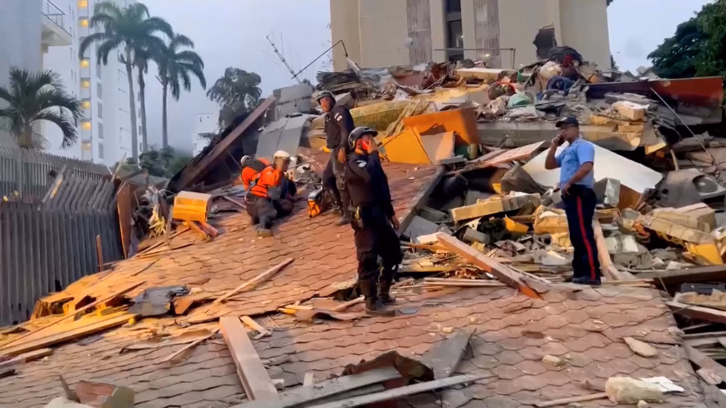 Twin Powerful Earthquakes Rock Venezuela, Buildings Collapse in Caracas