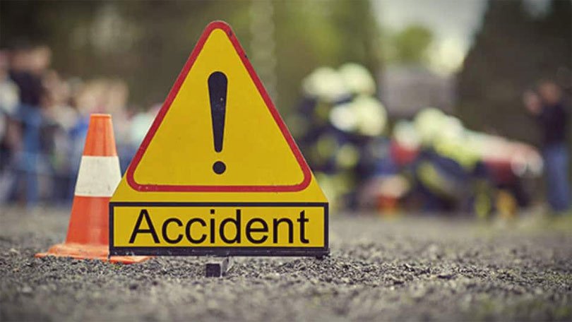 2 dead in truck-tractor collusion on NH-44 in Ramban